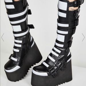 Dolls kill platform boots . .